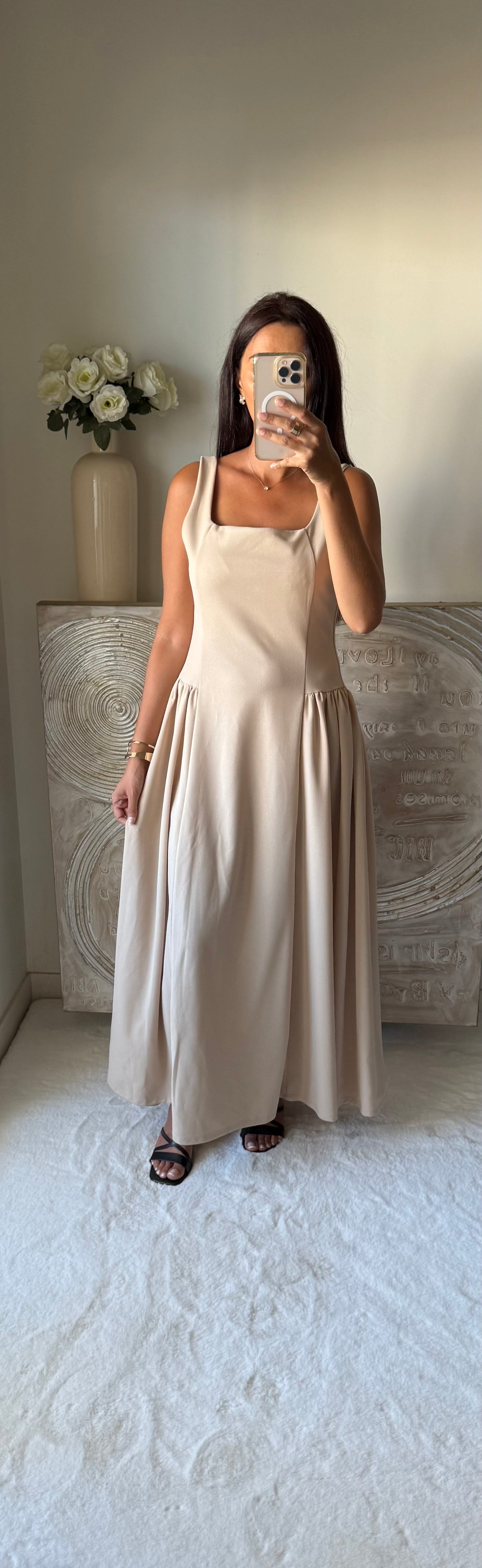 Robe longue plissée beige