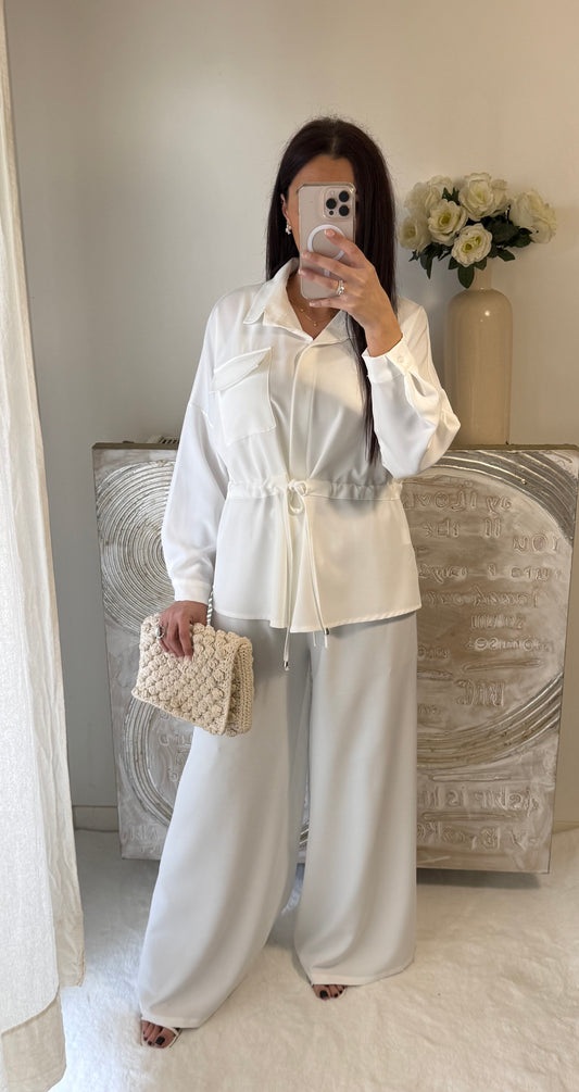 Ensemble veste à cordon et pantalon blanc