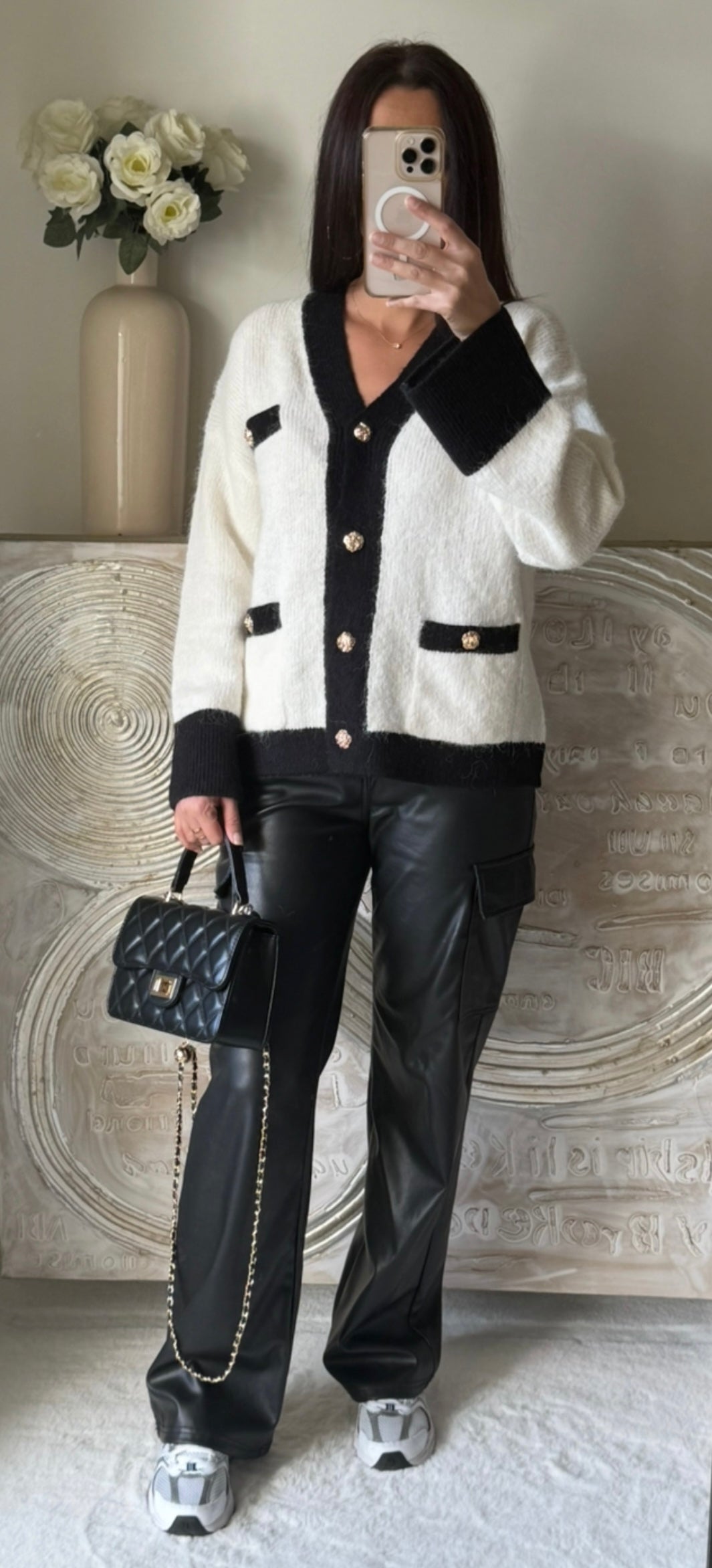 Gilet chic bicolore à boutons dorés