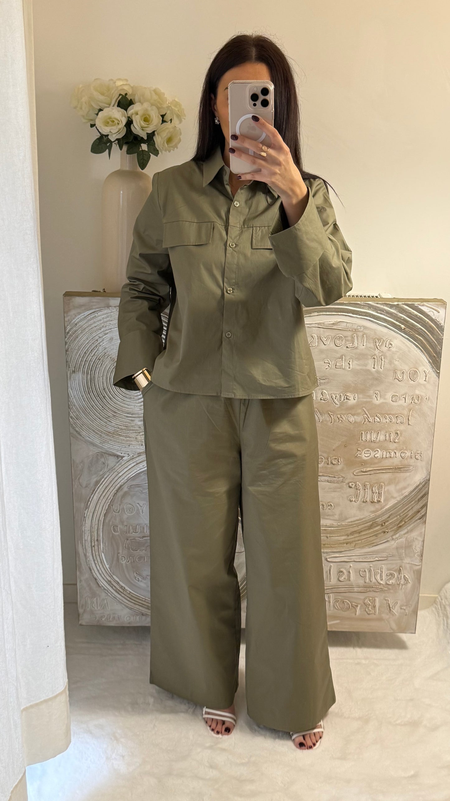 Ensemble chemise et pantalon kaki