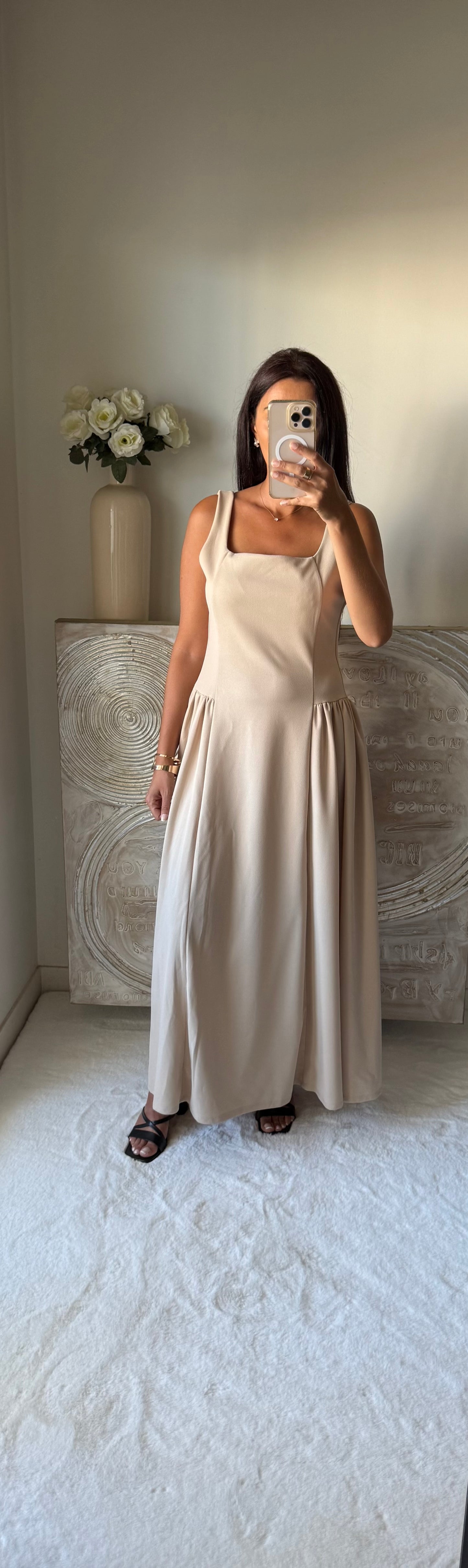 Robe longue plissée beige