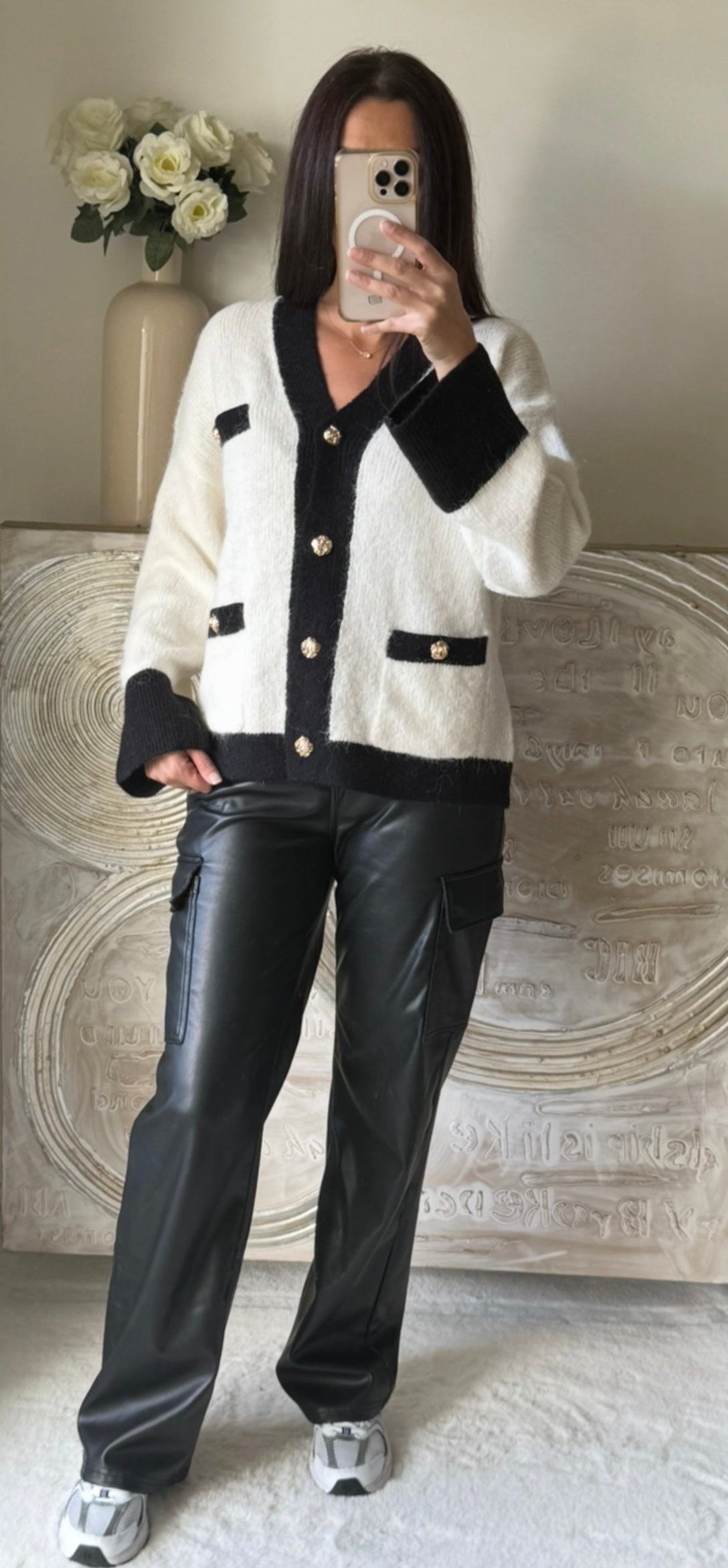 Gilet chic bicolore à boutons dorés